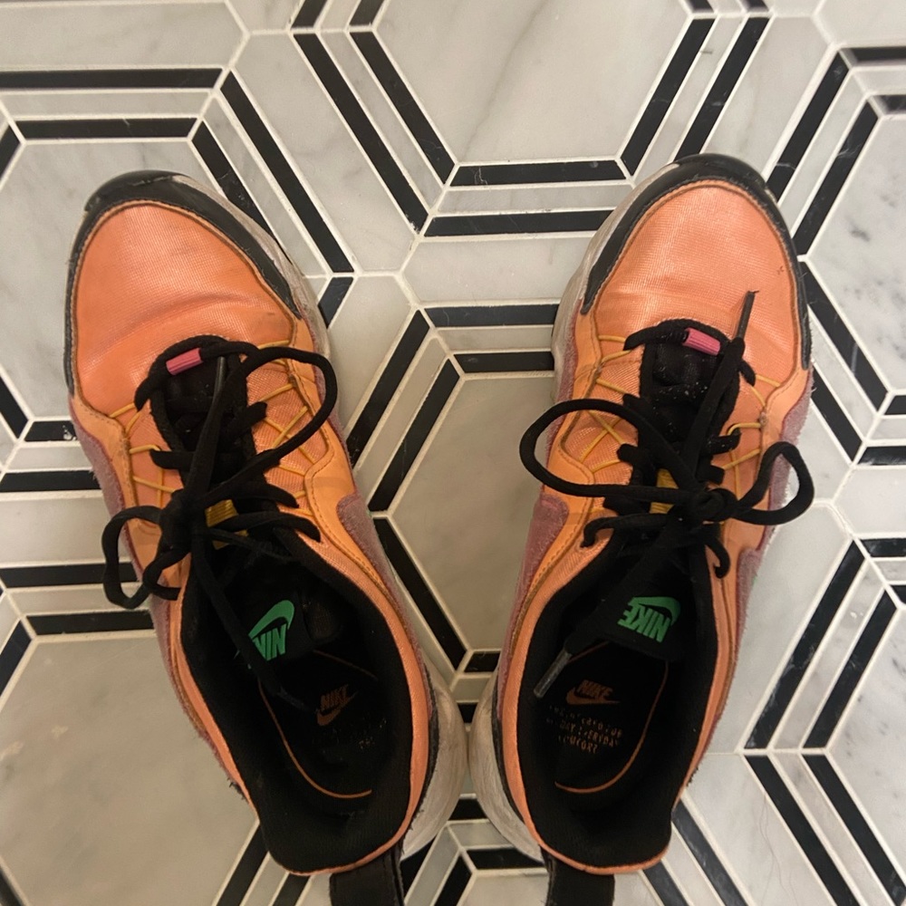 NIKE RYZ 365 WOMEN SHOES